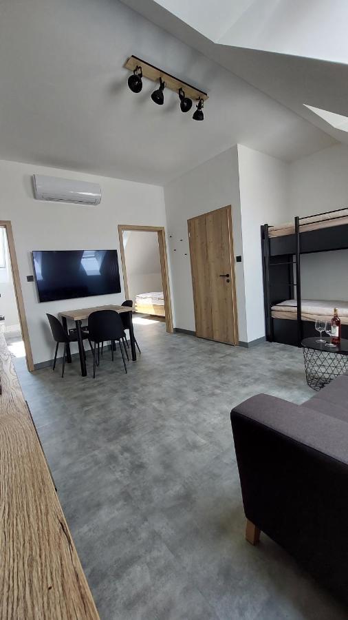 Ferienwohnung Apartman Po Schodech Nahoru Bořetice Exterior foto